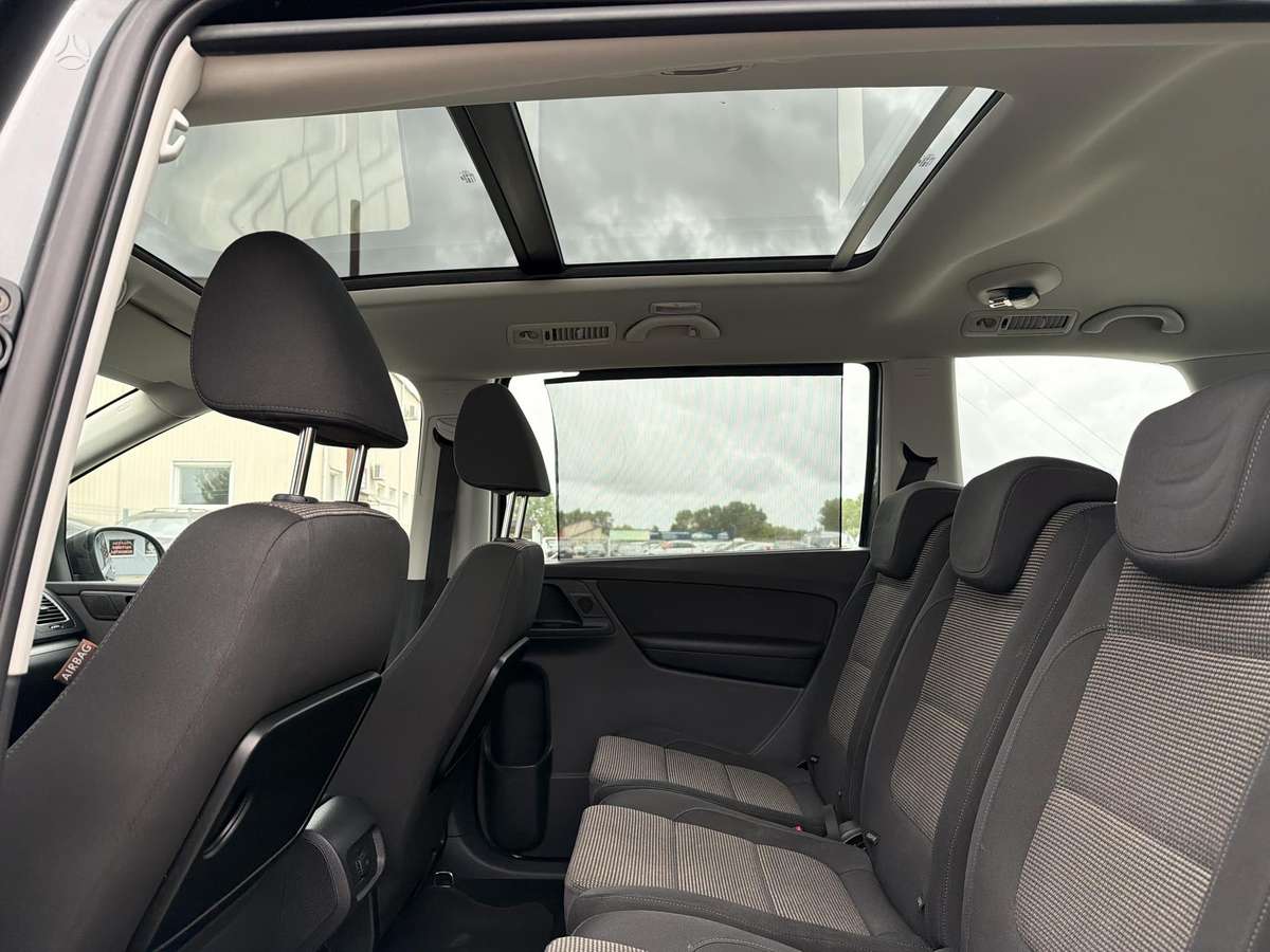 Volkswagen Sharan 2012 — photo 18
