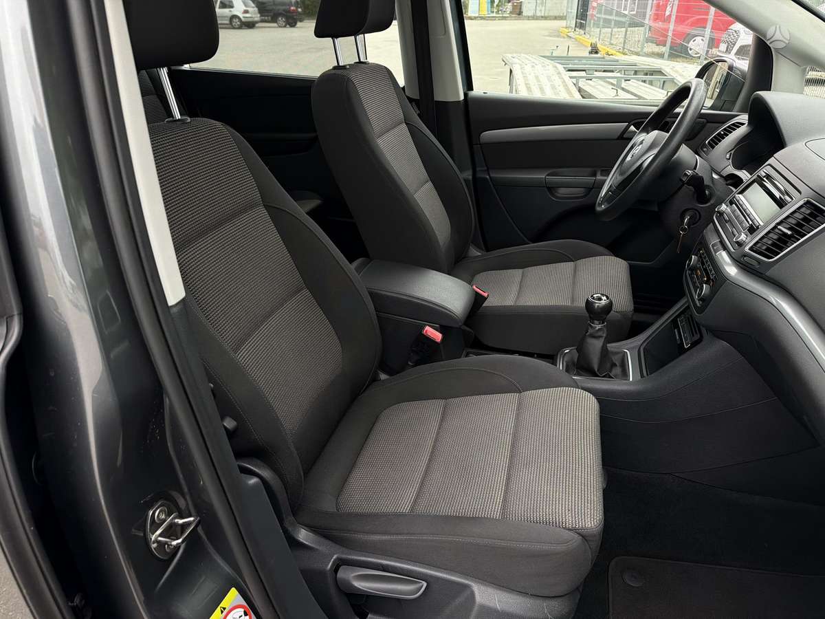Volkswagen Sharan 2012 — photo 20