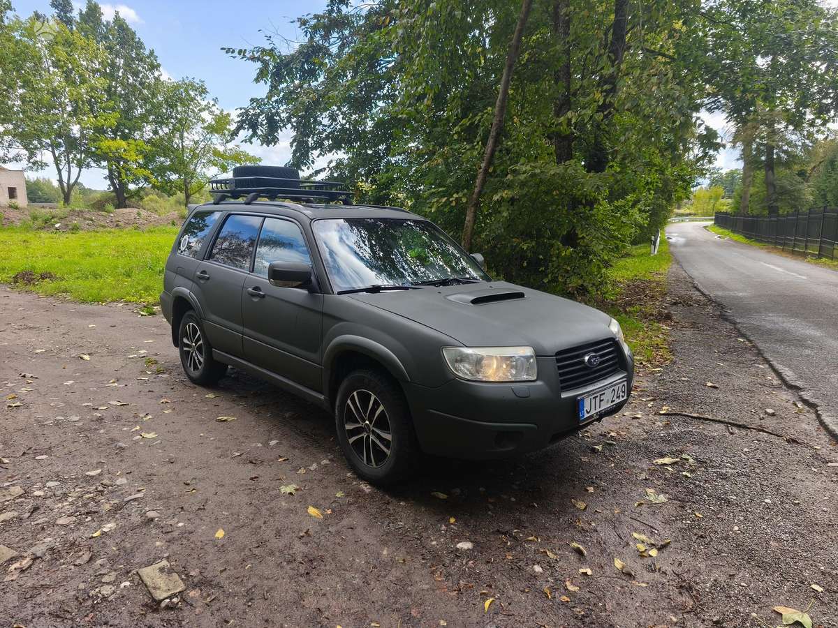 Subaru Forester 2006 — салон