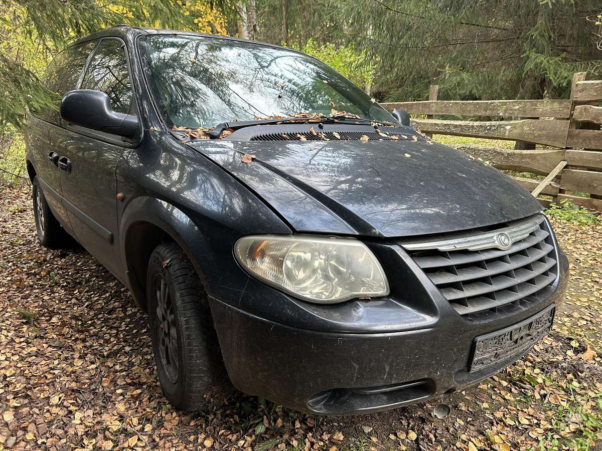Chrysler Voyager 2005 — engine 2800 cm³