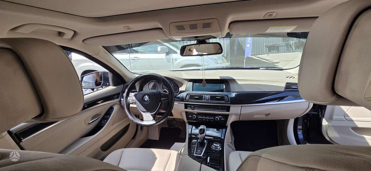 BMW 530 2011 — interior