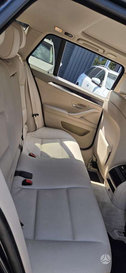 BMW 530 2011 — engine 2993 cm³, 258 HP (190kW)