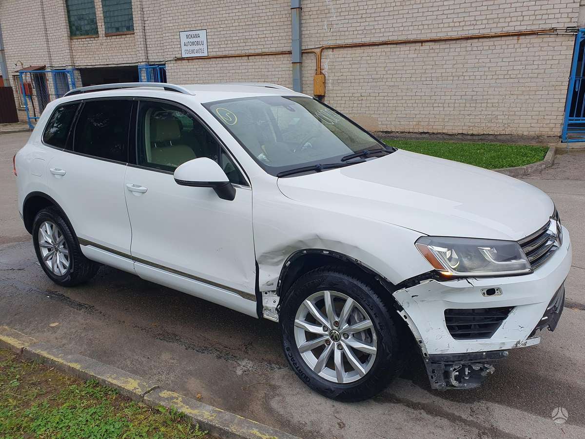 Volkswagen Touareg 2015 — photo 7