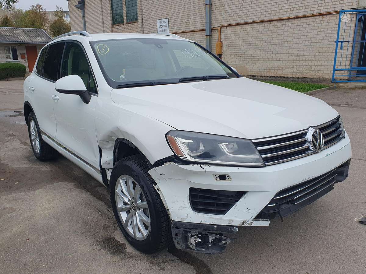 Volkswagen Touareg 2015 — photo 9
