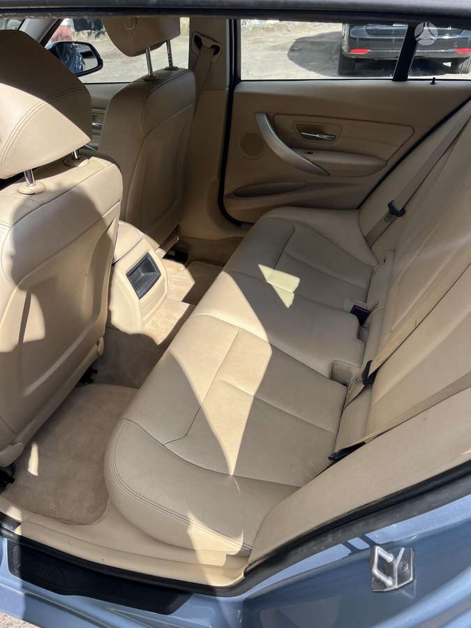 BMW 320 2013 — photo 11