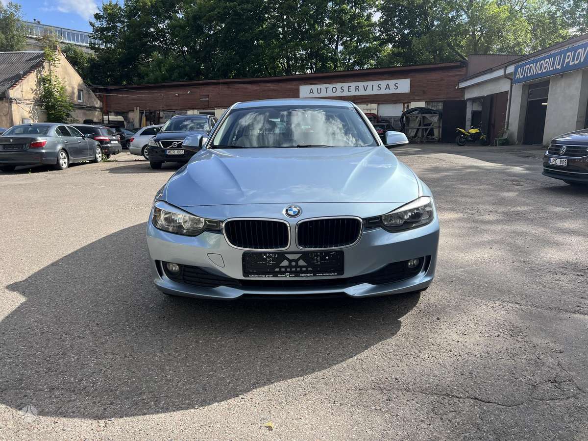 BMW 320 2013 — rear view