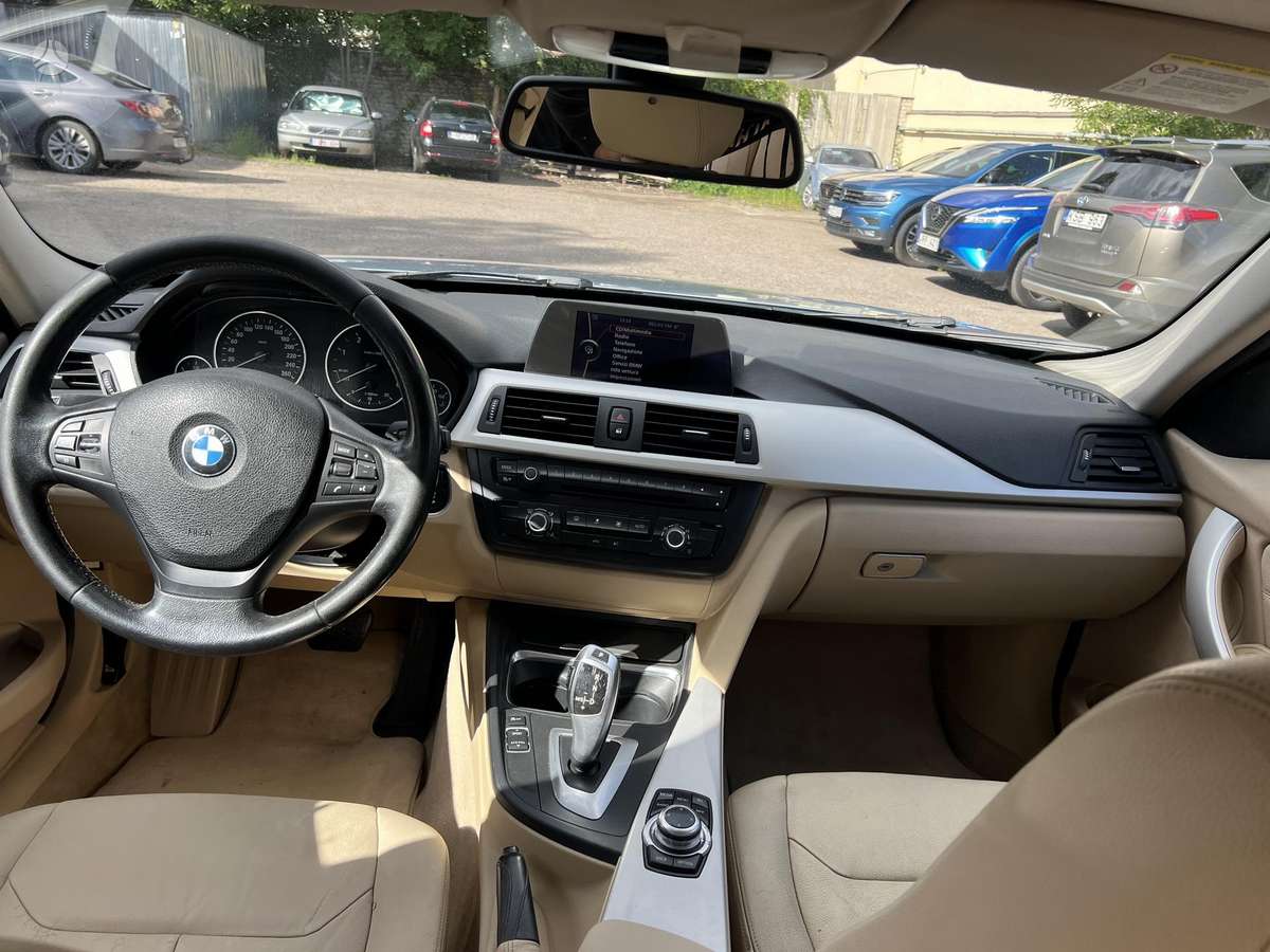 BMW 320 2013 — photo 9