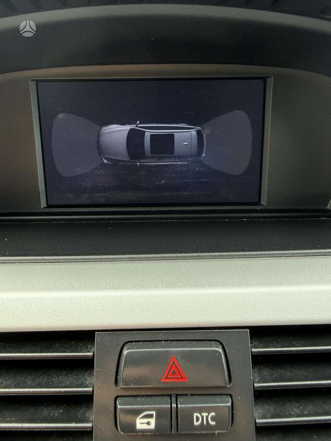 BMW 320 2010 — photo 15