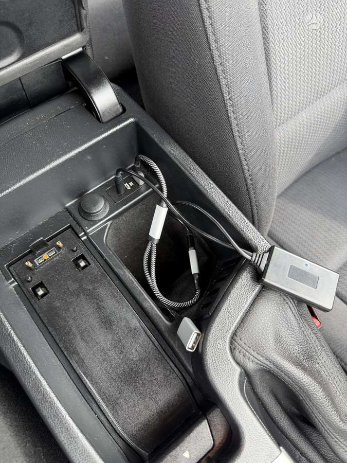 BMW 320 2010 — photo 20