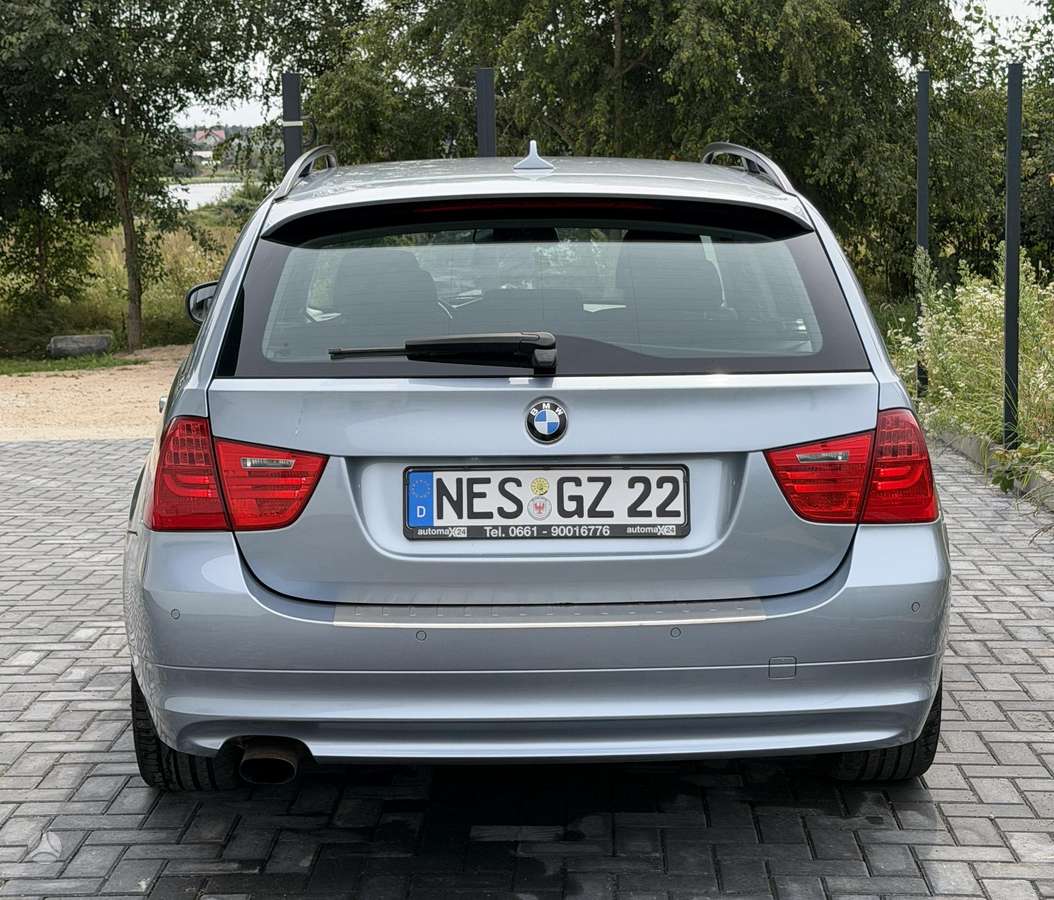 BMW 320 2010 — engine 2000 cm³, 143 HP (105kW)