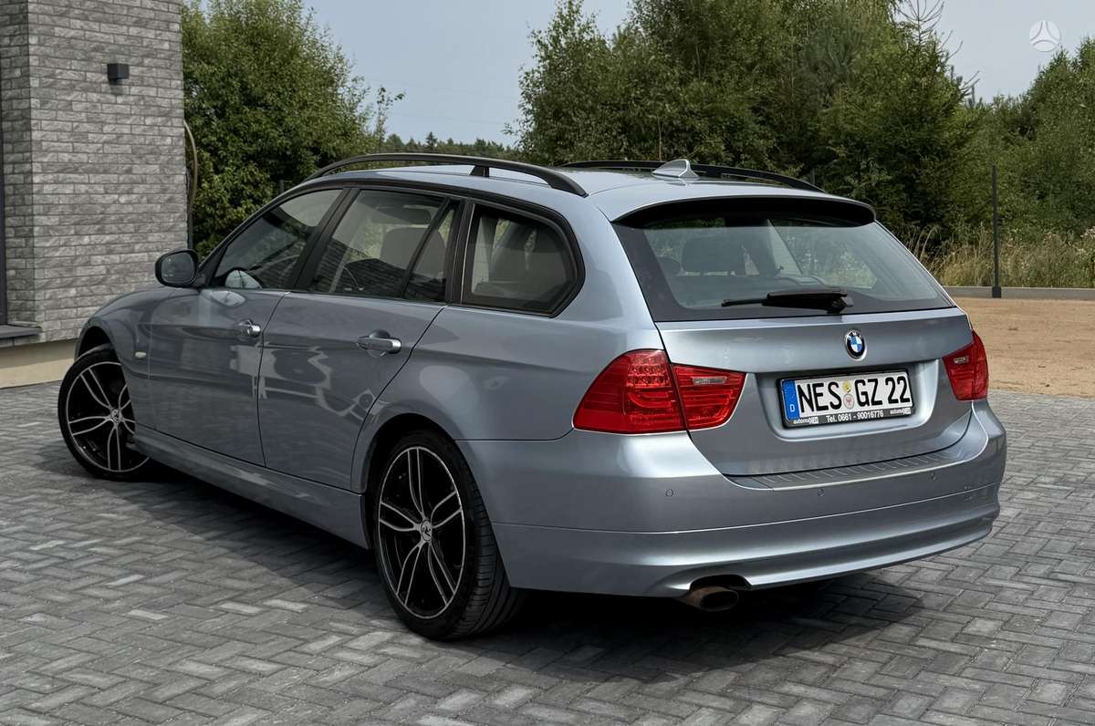 BMW 320 2010 — photo 5