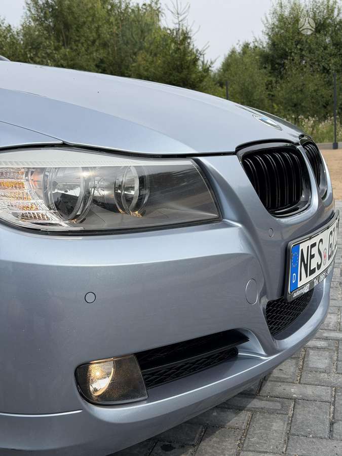 BMW 320 2010 — photo 7