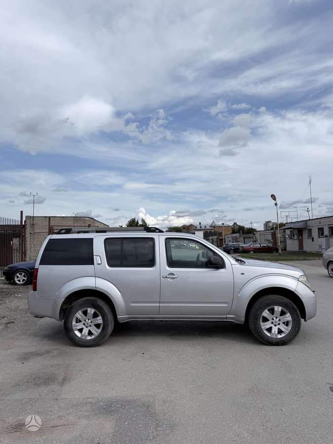 Nissan Pathfinder 2007 — photo 16