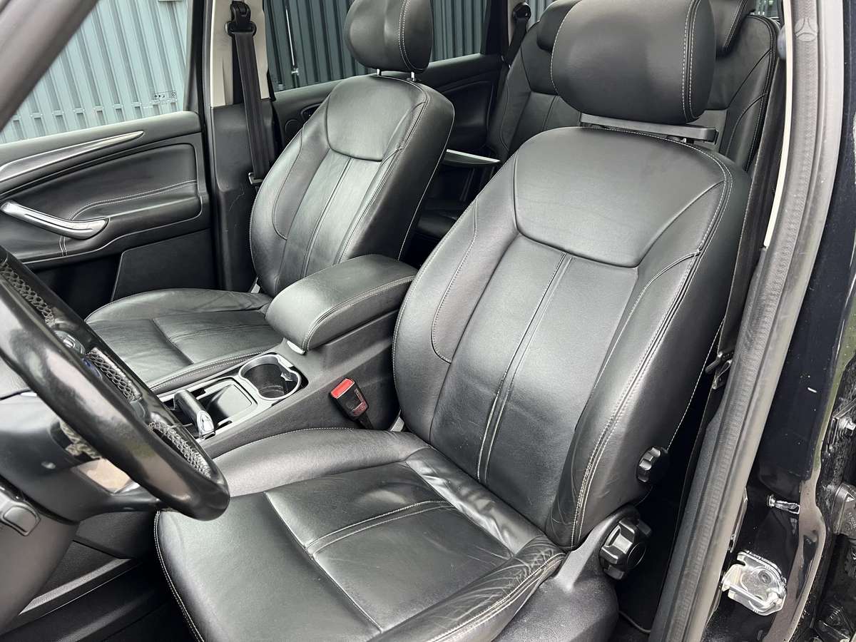 Ford S-MAX 2014 — photo 11