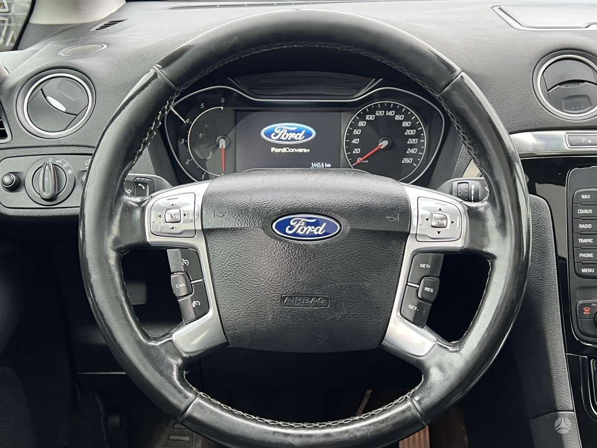 Ford S-MAX 2014 — photo 15