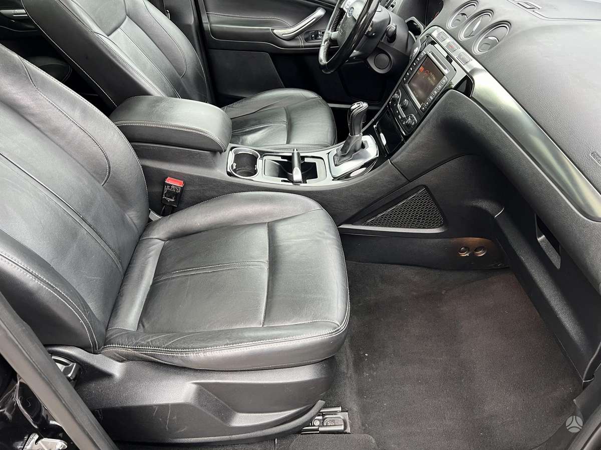 Ford S-MAX 2014 — photo 18