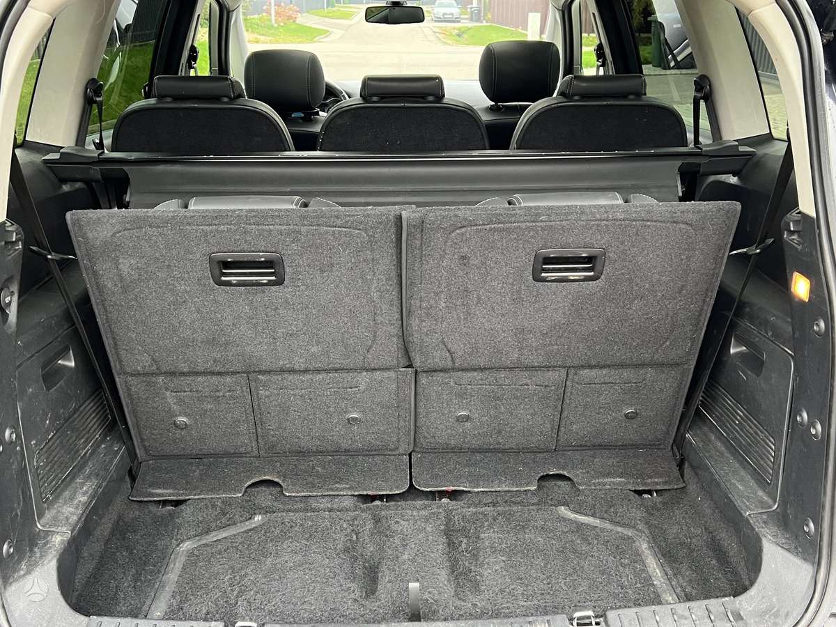 Ford S-MAX 2014 — photo 24