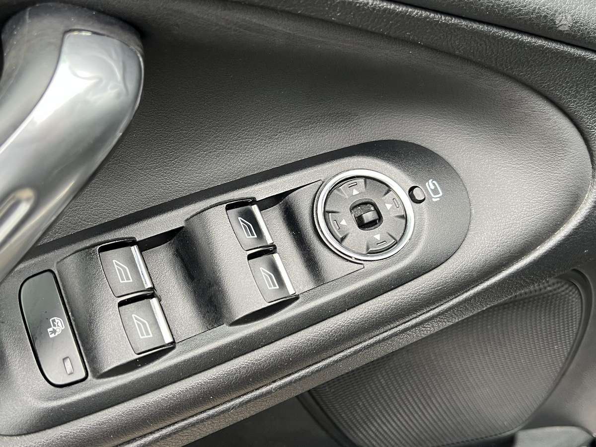 Ford S-MAX 2014 — photo 9