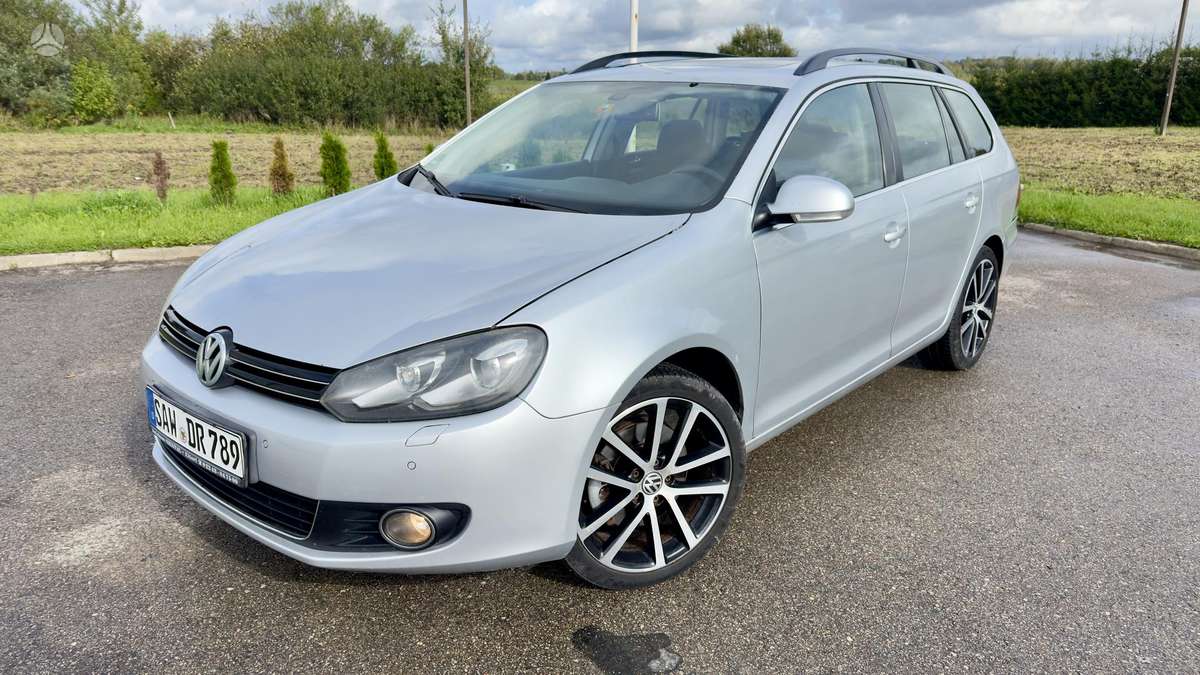 Volkswagen Golf 2011 — rear view