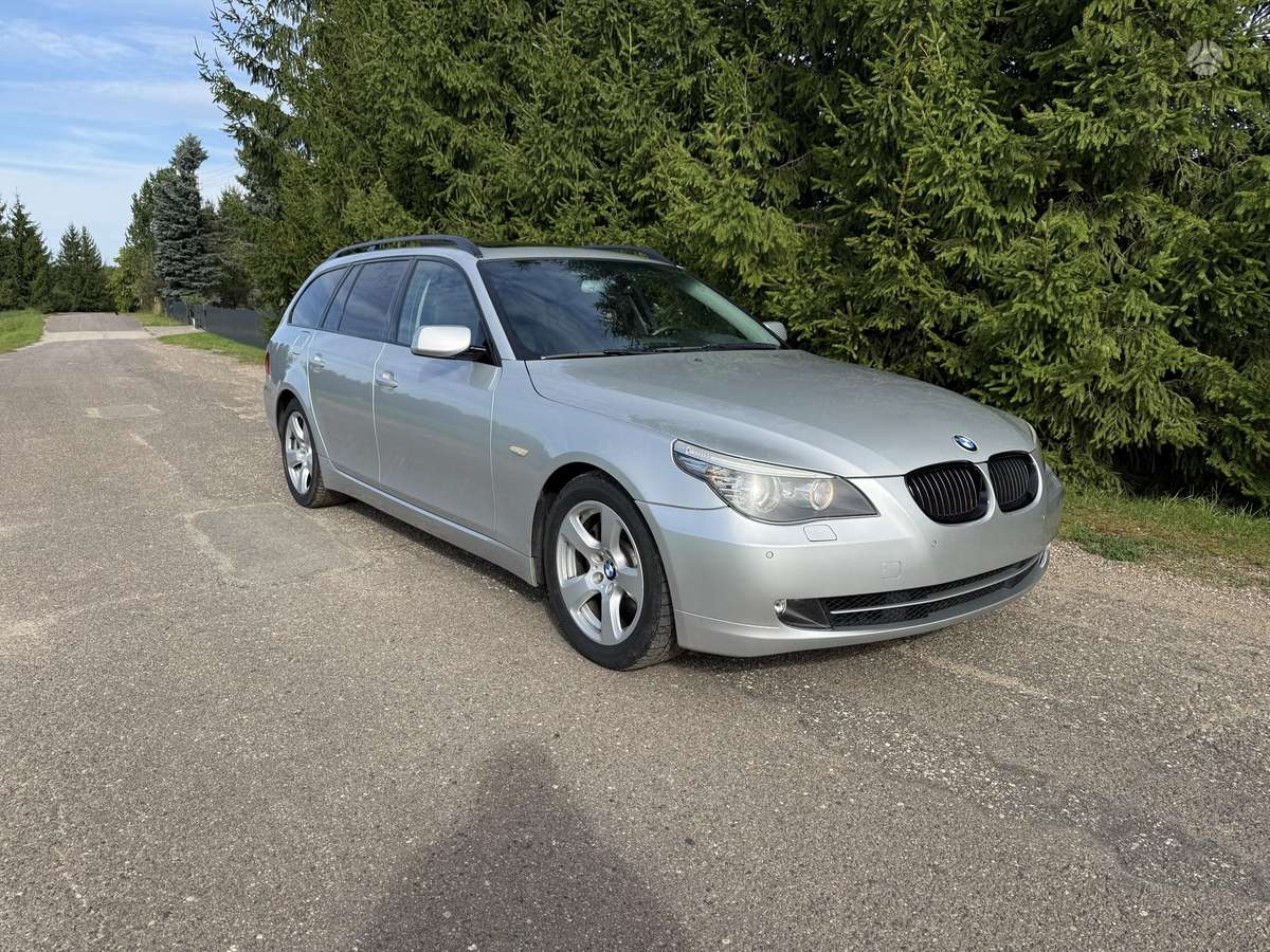 BMW 530 2007 — вигляд ззаду
