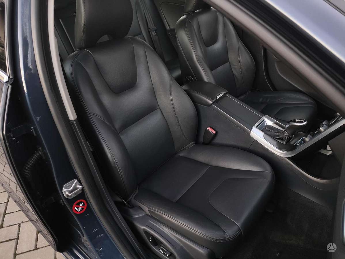 Volvo V60 2014 — photo 10