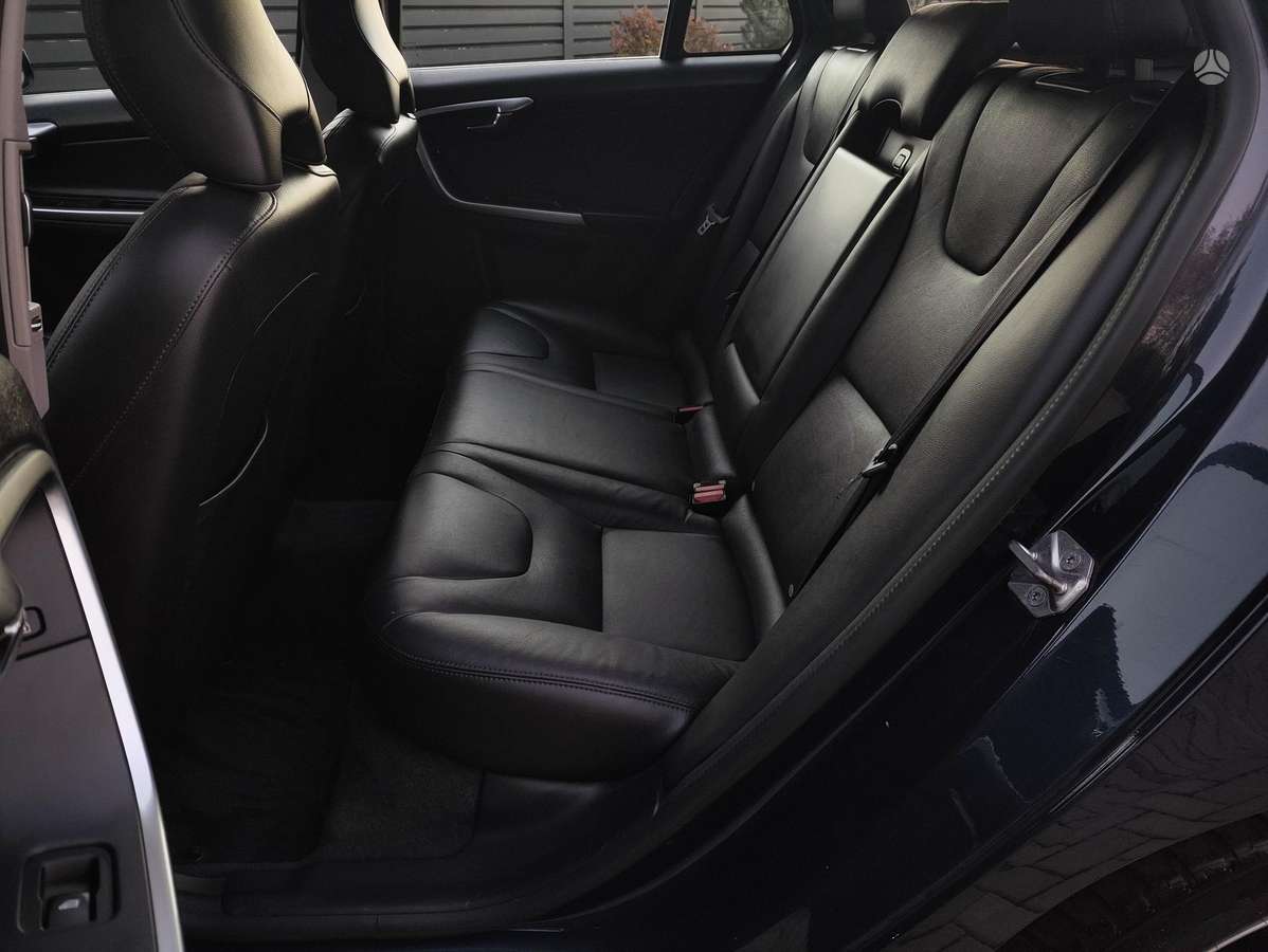 Volvo V60 2014 — photo 12