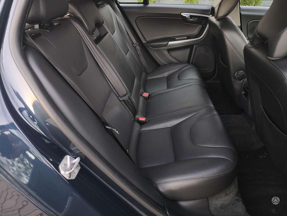 Volvo V60 2014 — photo 13