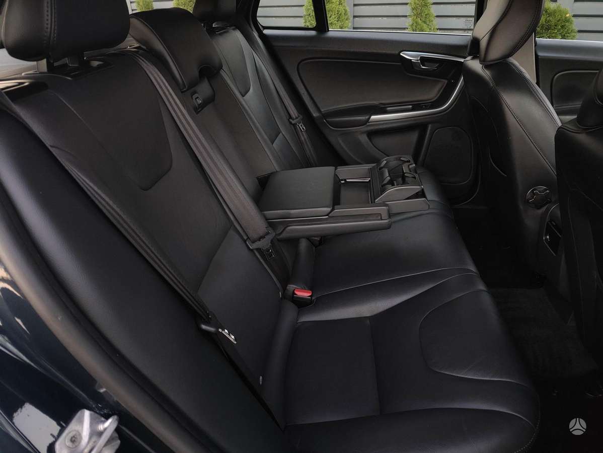 Volvo V60 2014 — photo 14
