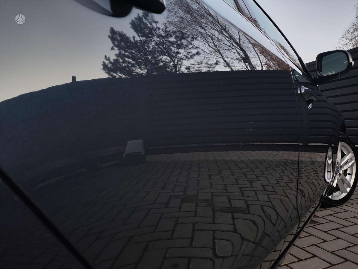 Volvo V60 2014 — photo 35