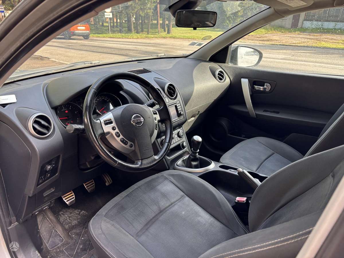 Nissan Qashqai 2011 — photo 8