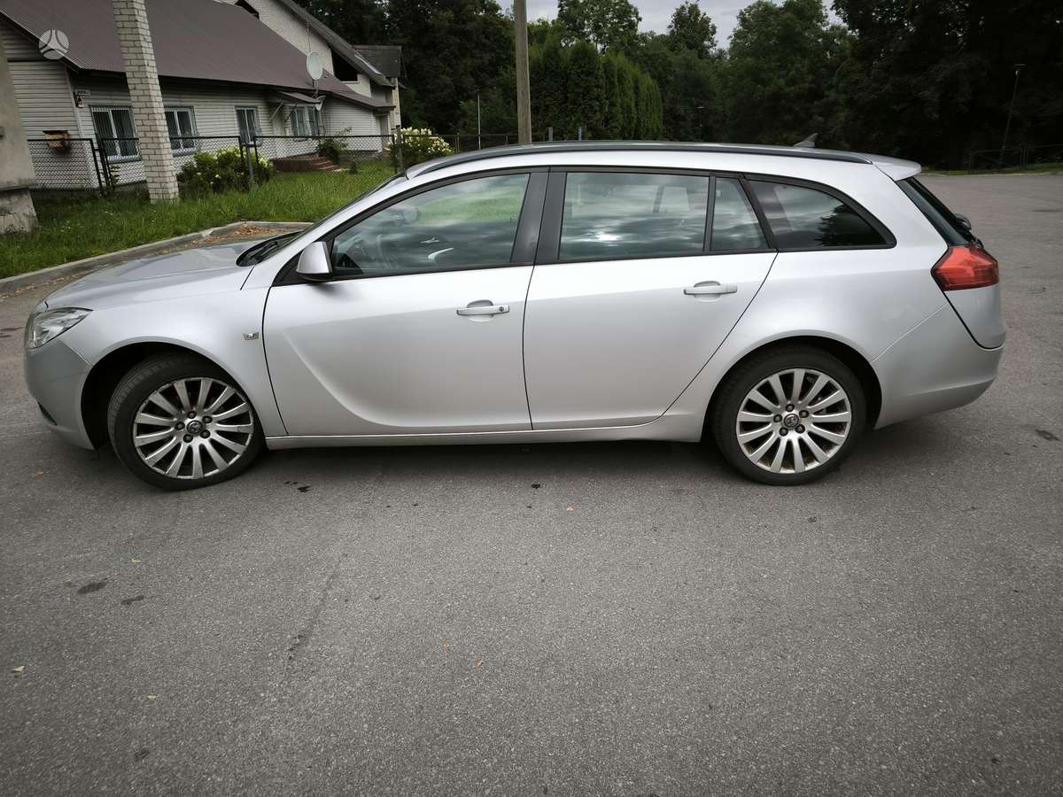 Opel Insignia 2010 — interior