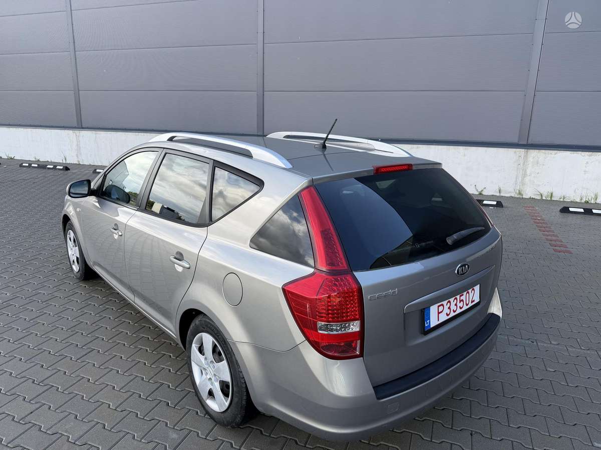 Kia Ceed 2010 — photo 10