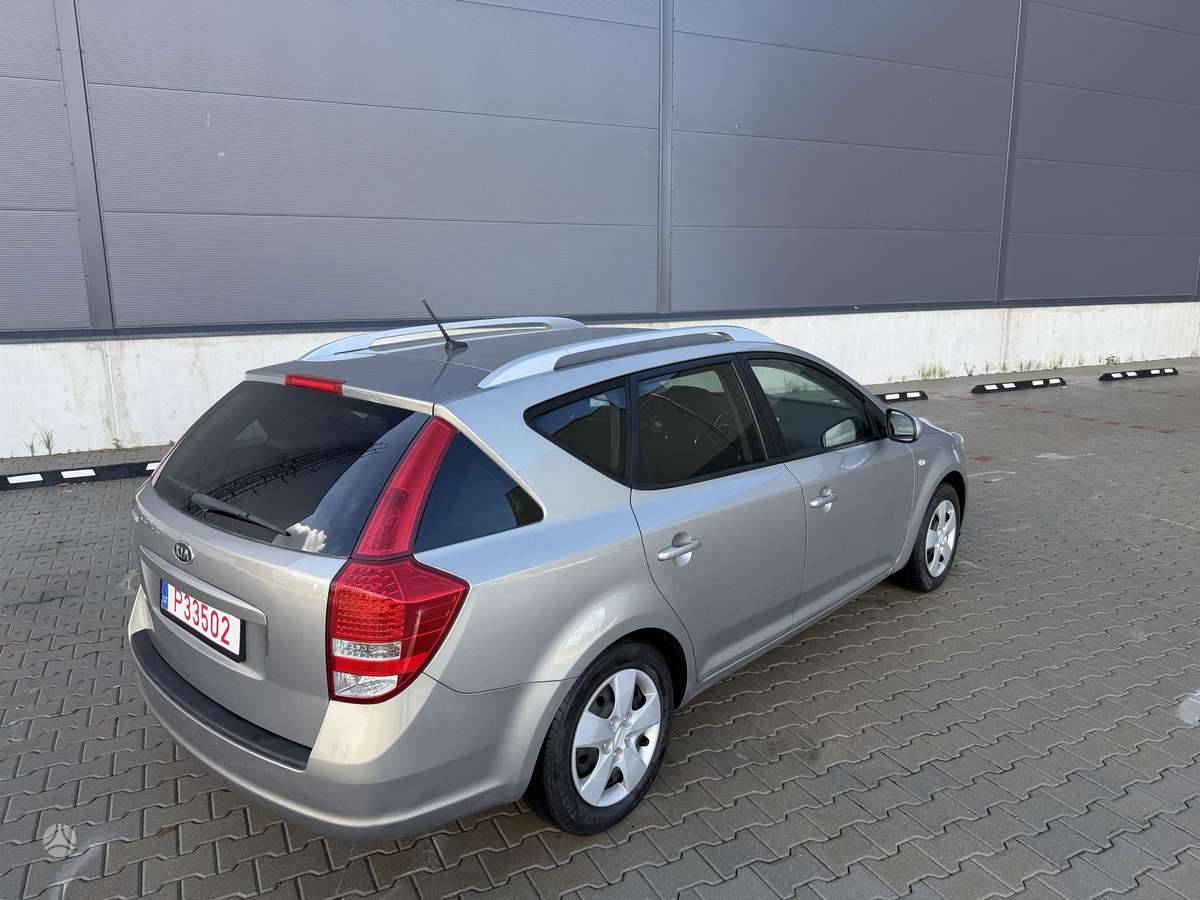 Kia Ceed 2010 — photo 11