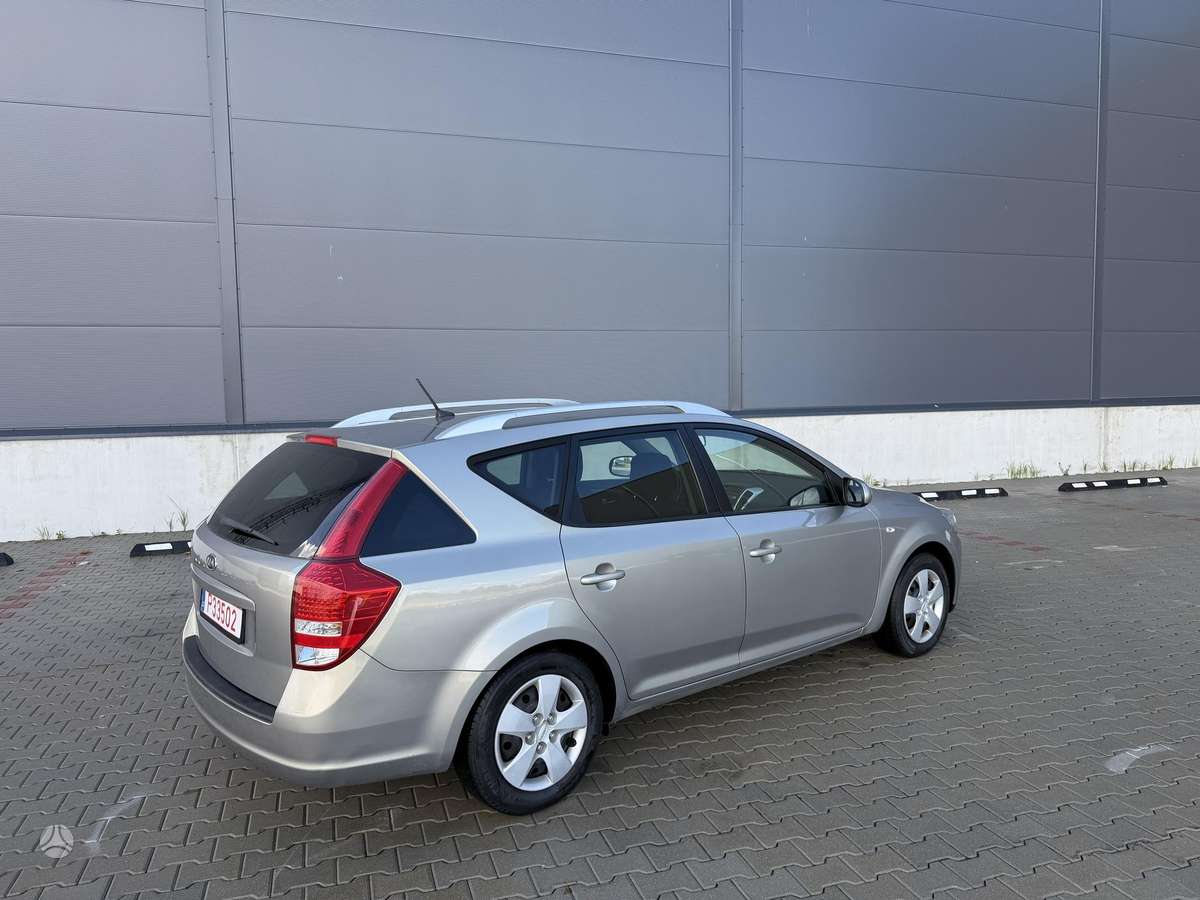 Kia Ceed 2010 — photo 13