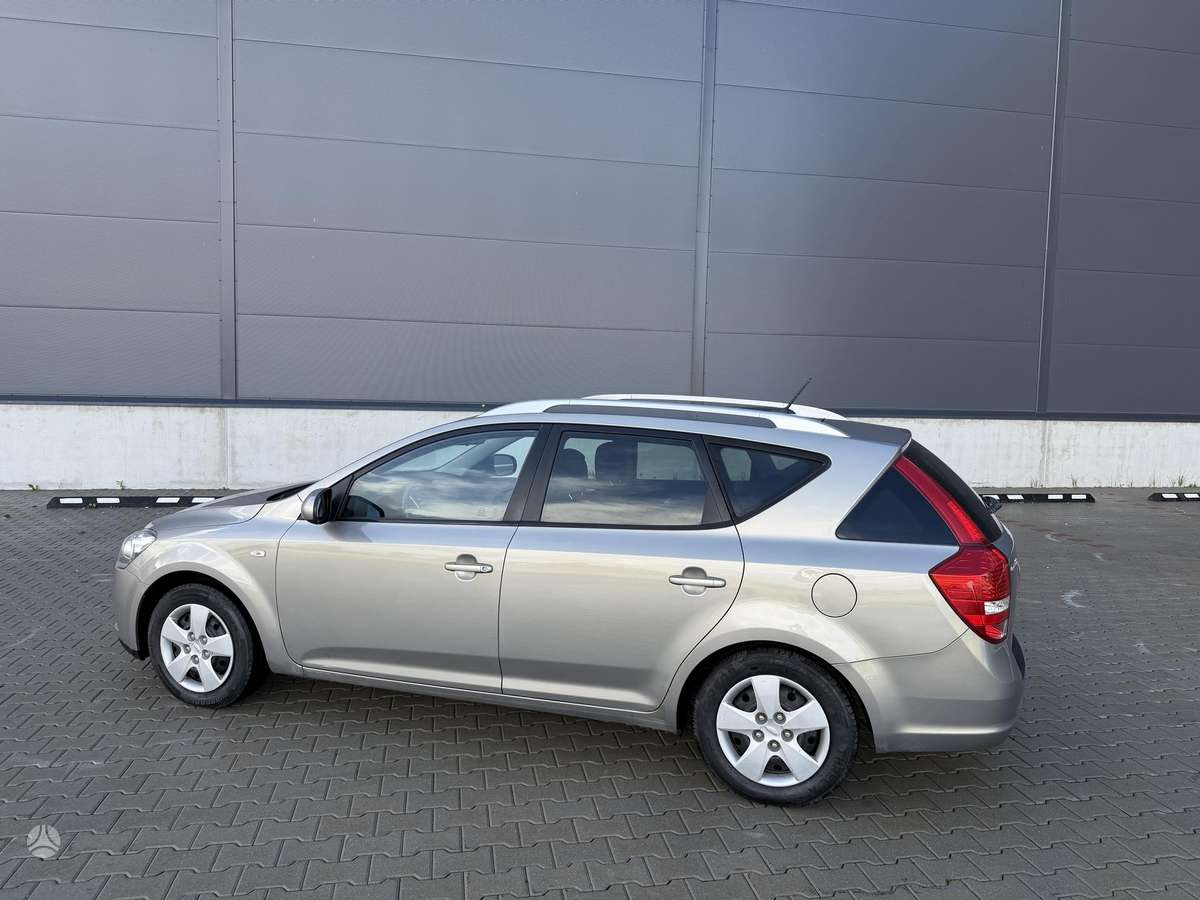 Kia Ceed 2010 — photo 14