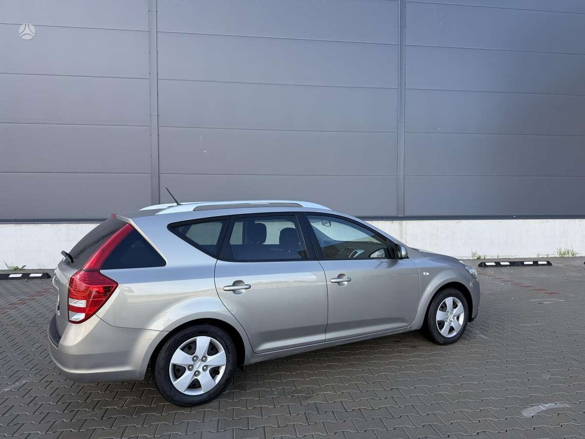 Kia Ceed 2010 — photo 15