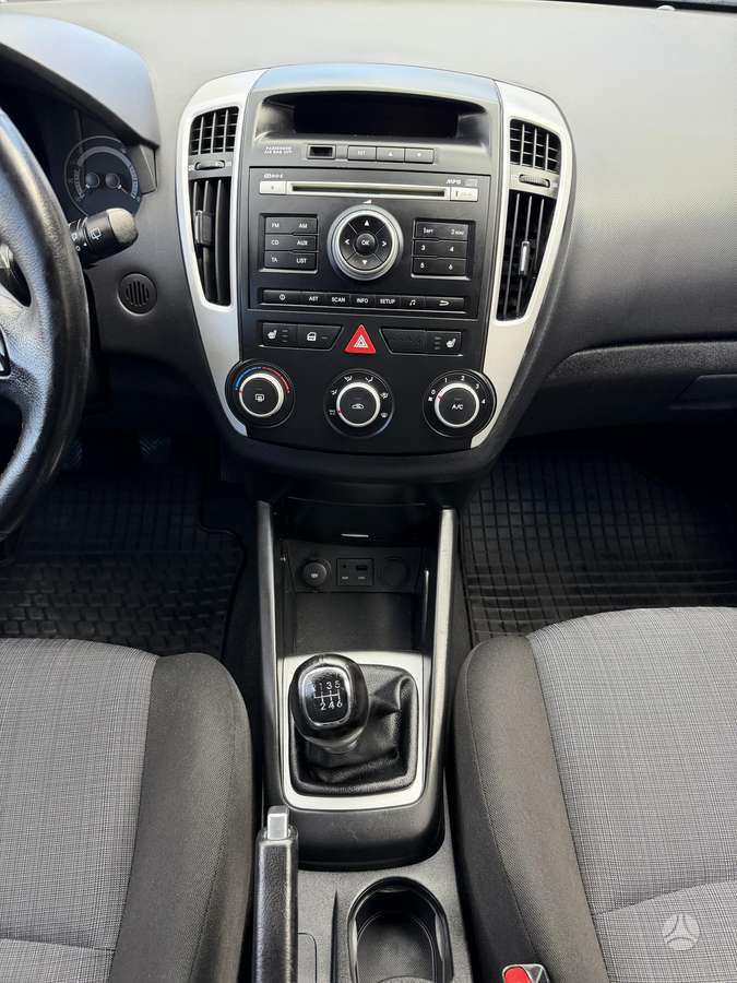 Kia Ceed 2010 — photo 19