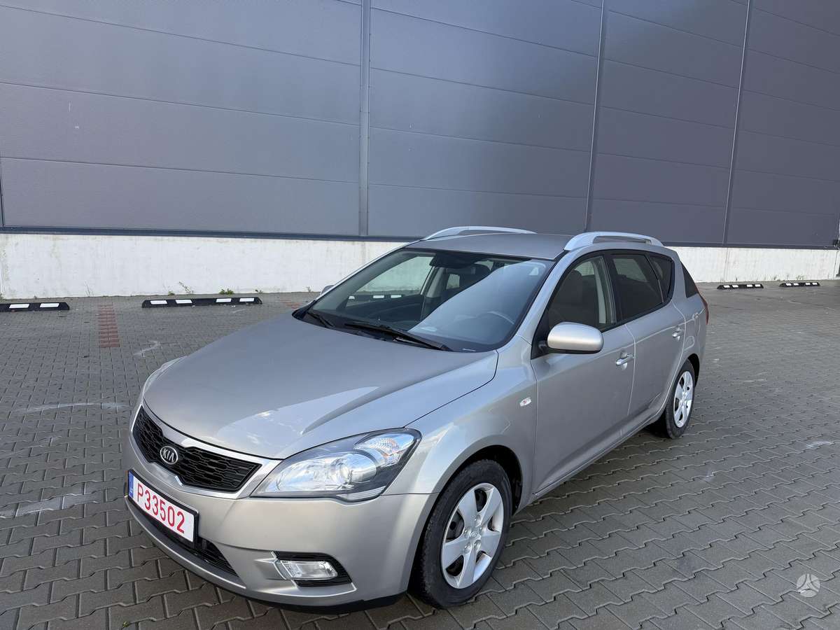Kia Ceed 2010 — interior