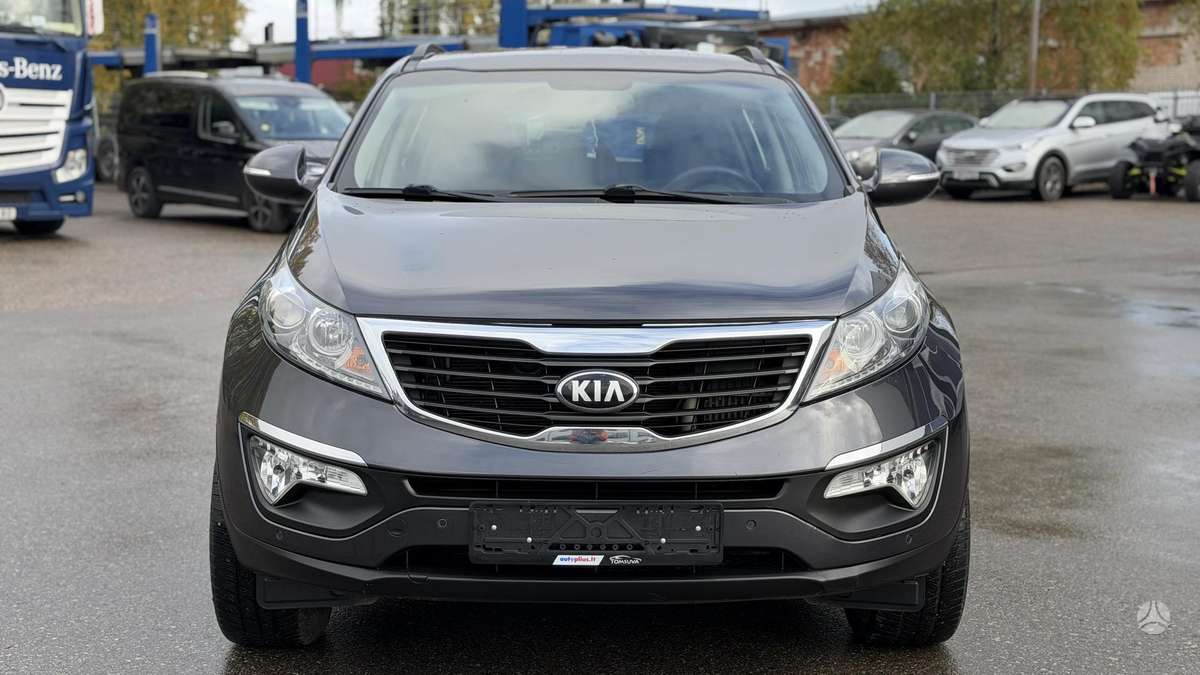 Kia Sportage 2013 — interior
