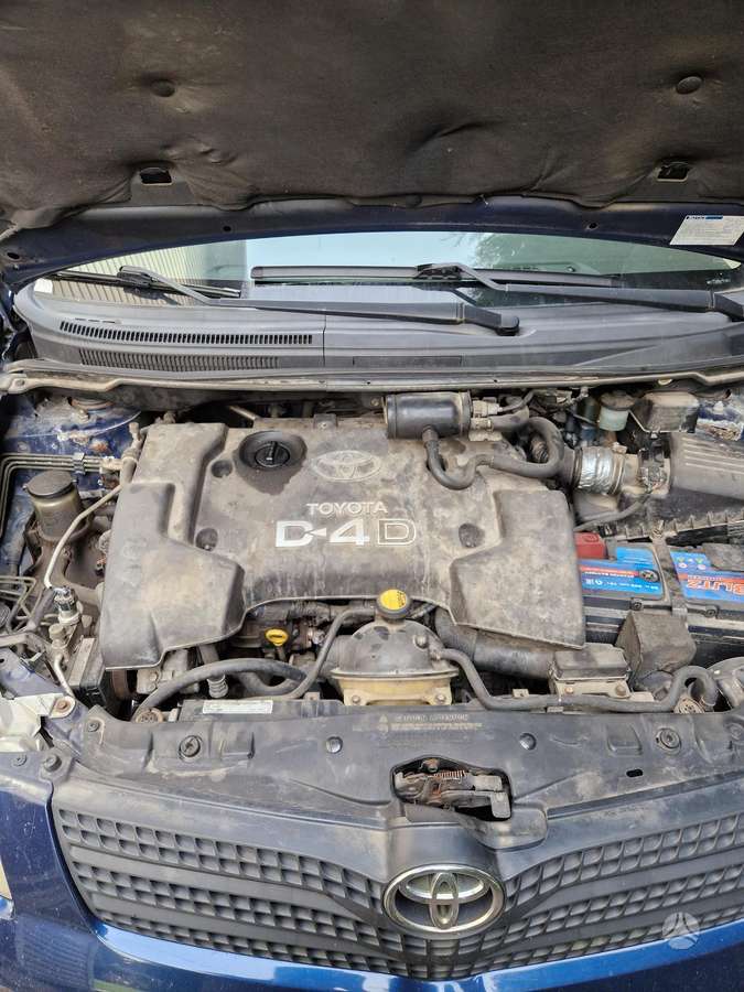 Toyota Corolla 2004 — engine 1900 cm³, 90 HP (66kW)