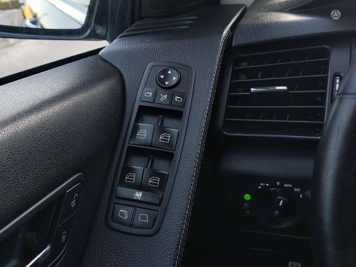 Mercedes-Benz R320 2007 — photo 11