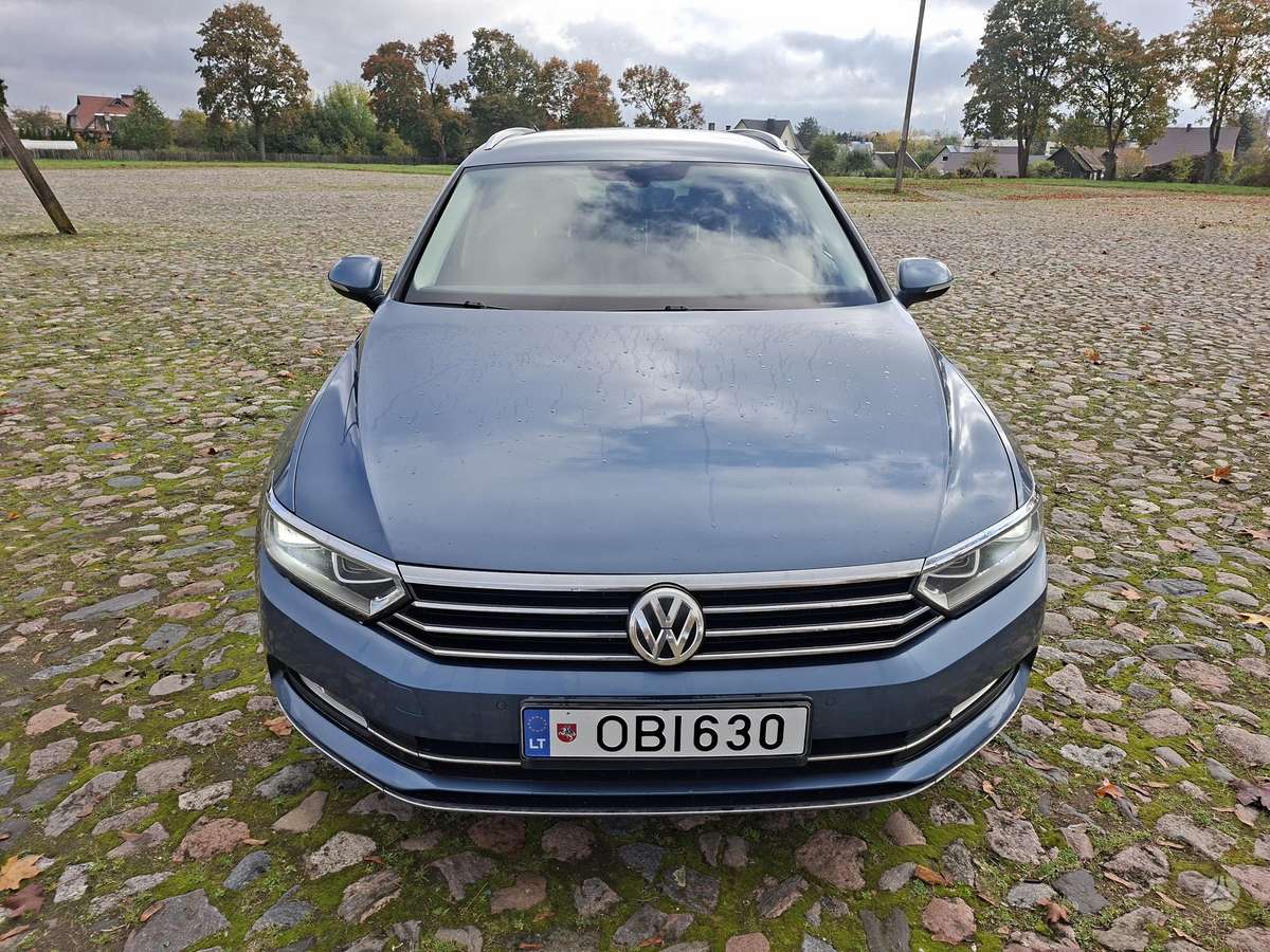 Volkswagen Passat 2015 — вигляд ззаду