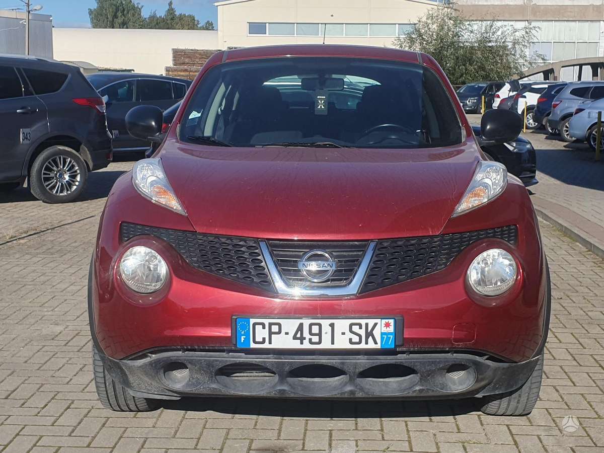 Nissan Juke 2013 — rear view