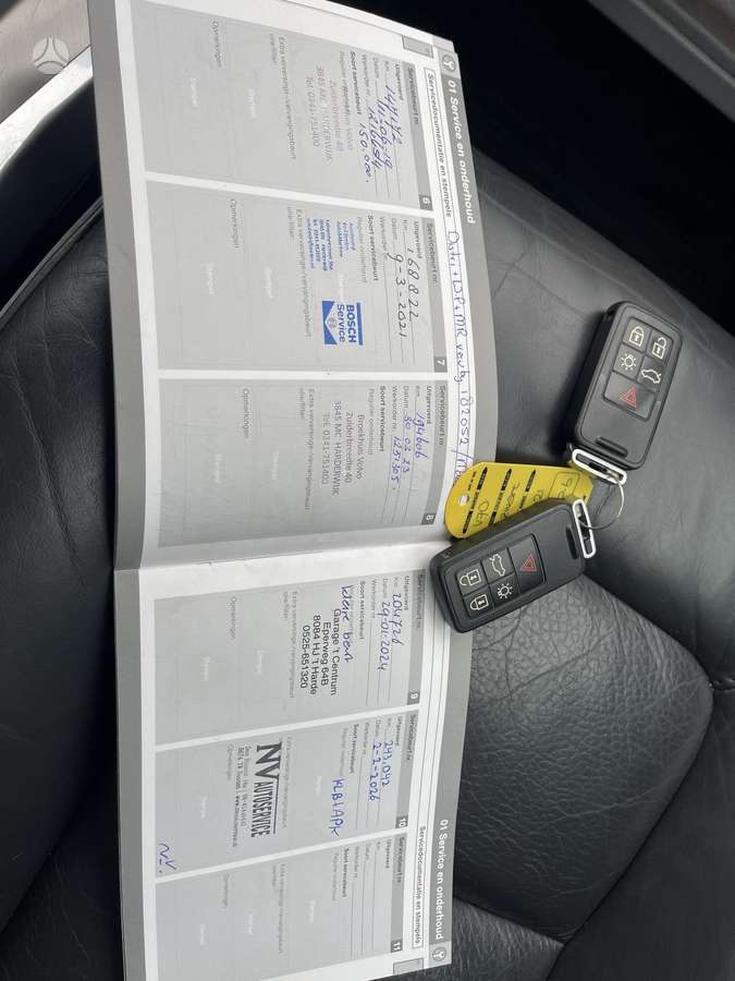 Volvo V70 2012 — photo 24