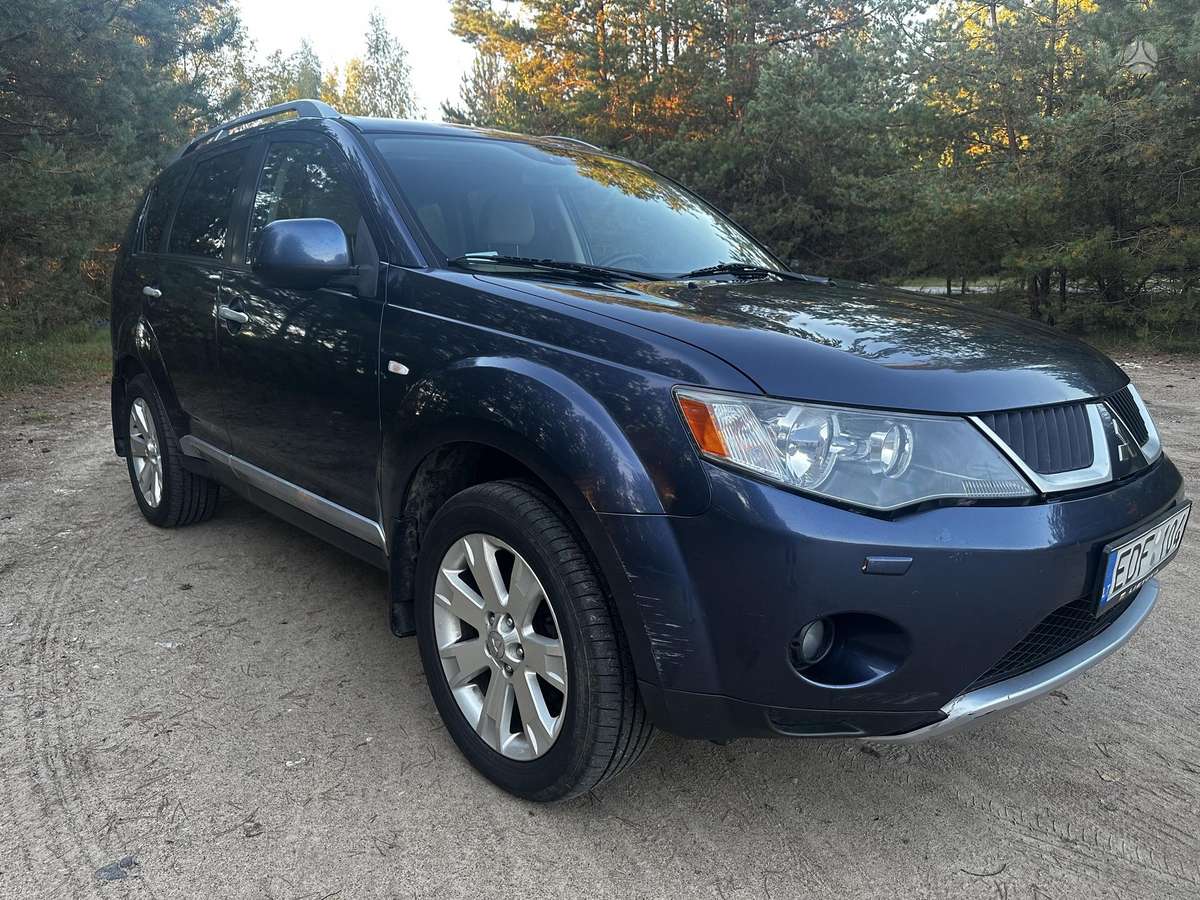 Mitsubishi Outlander 2008 — вигляд ззаду