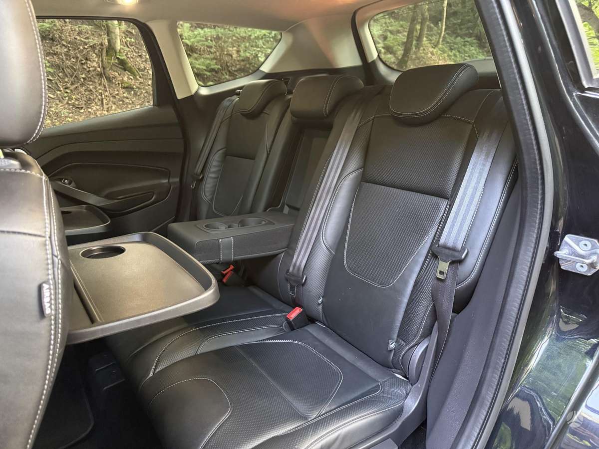 Ford Kuga 2015 — фото 11