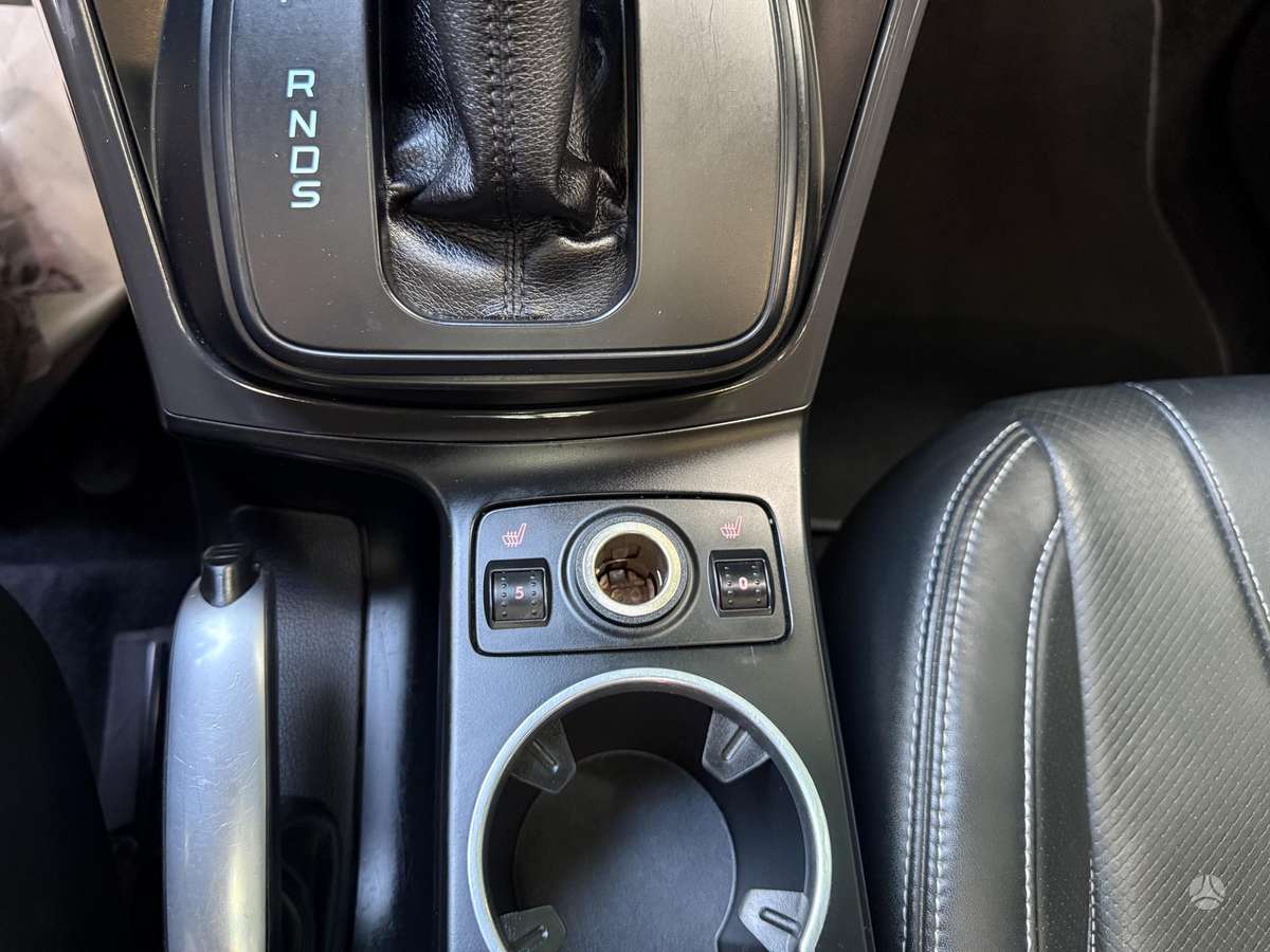 Ford Kuga 2015 — фото 22