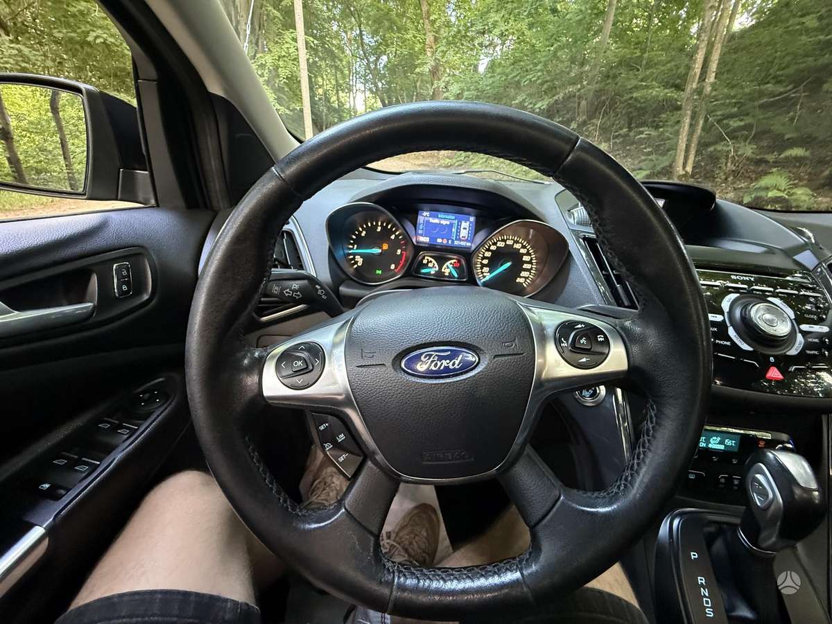 Ford Kuga 2015 — фото 24