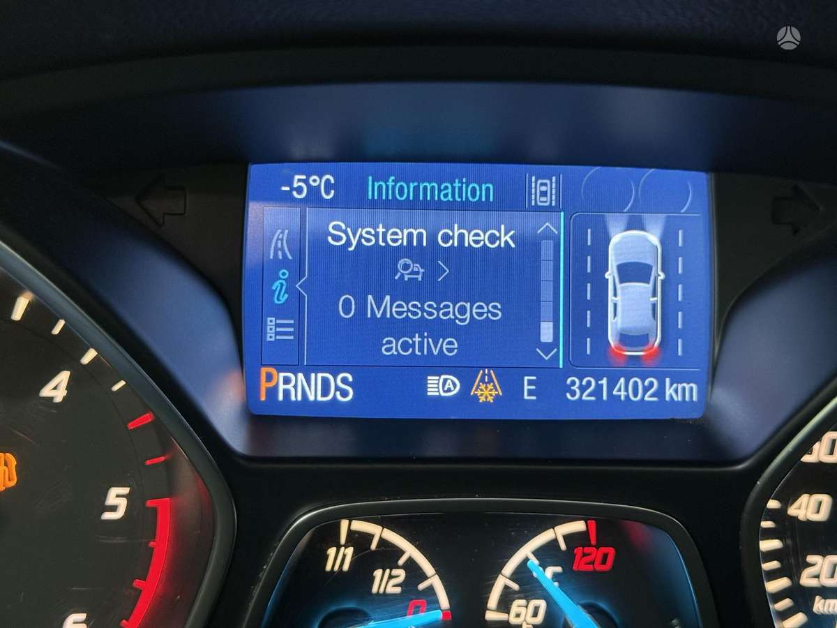 Ford Kuga 2015 — фото 27