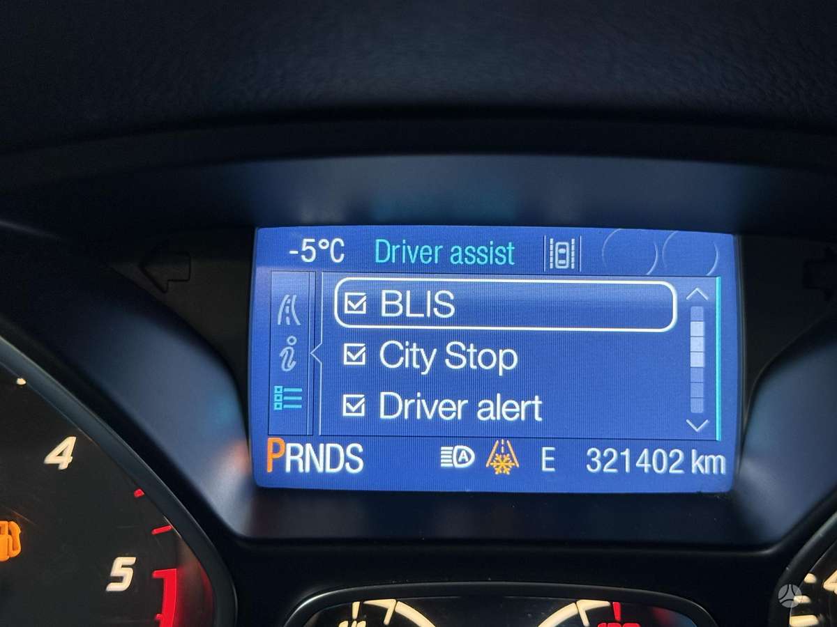 Ford Kuga 2015 — фото 28
